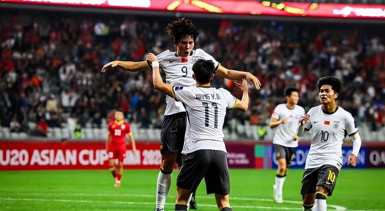 包含悬念重重：胜负未定的对决，双方实力相当，谁会脱颖而出的词条