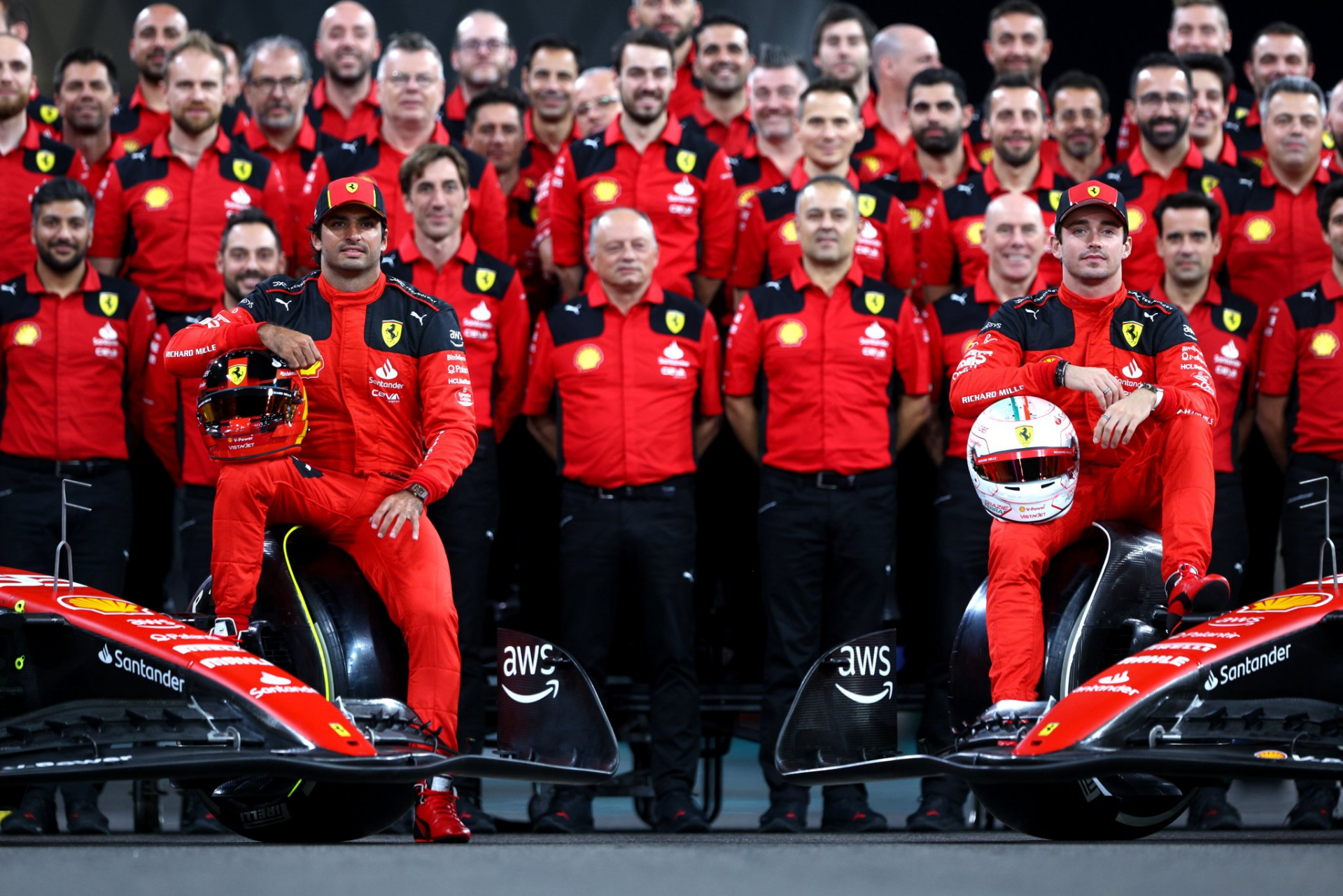 法拉利碾压梅赛德斯，塞恩斯惊艳四座的简单介绍