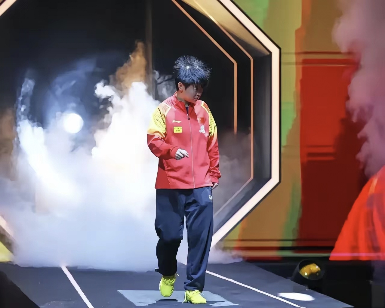 包含顶级球员闪耀赛场，戏剧性一幕连连的词条